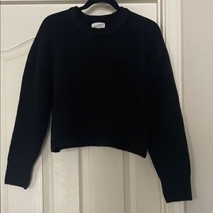 Universal Thread Women's Black Crew Neck Sweater